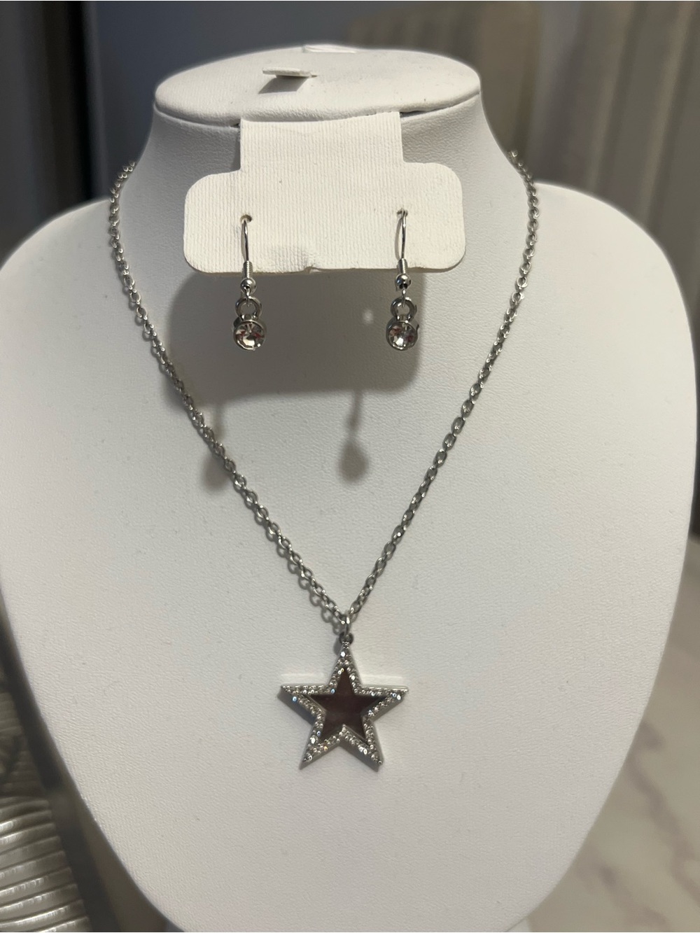 paparazzi Silver Star Pendant Necklace with Crystal Accent Earrings